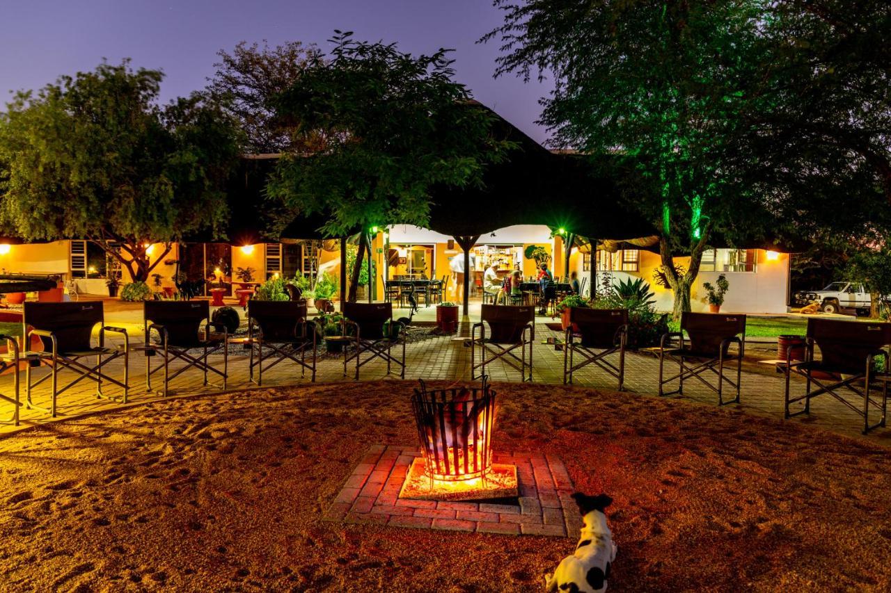 Lion's Den Guesthouse Otjiwarongo Extérieur photo