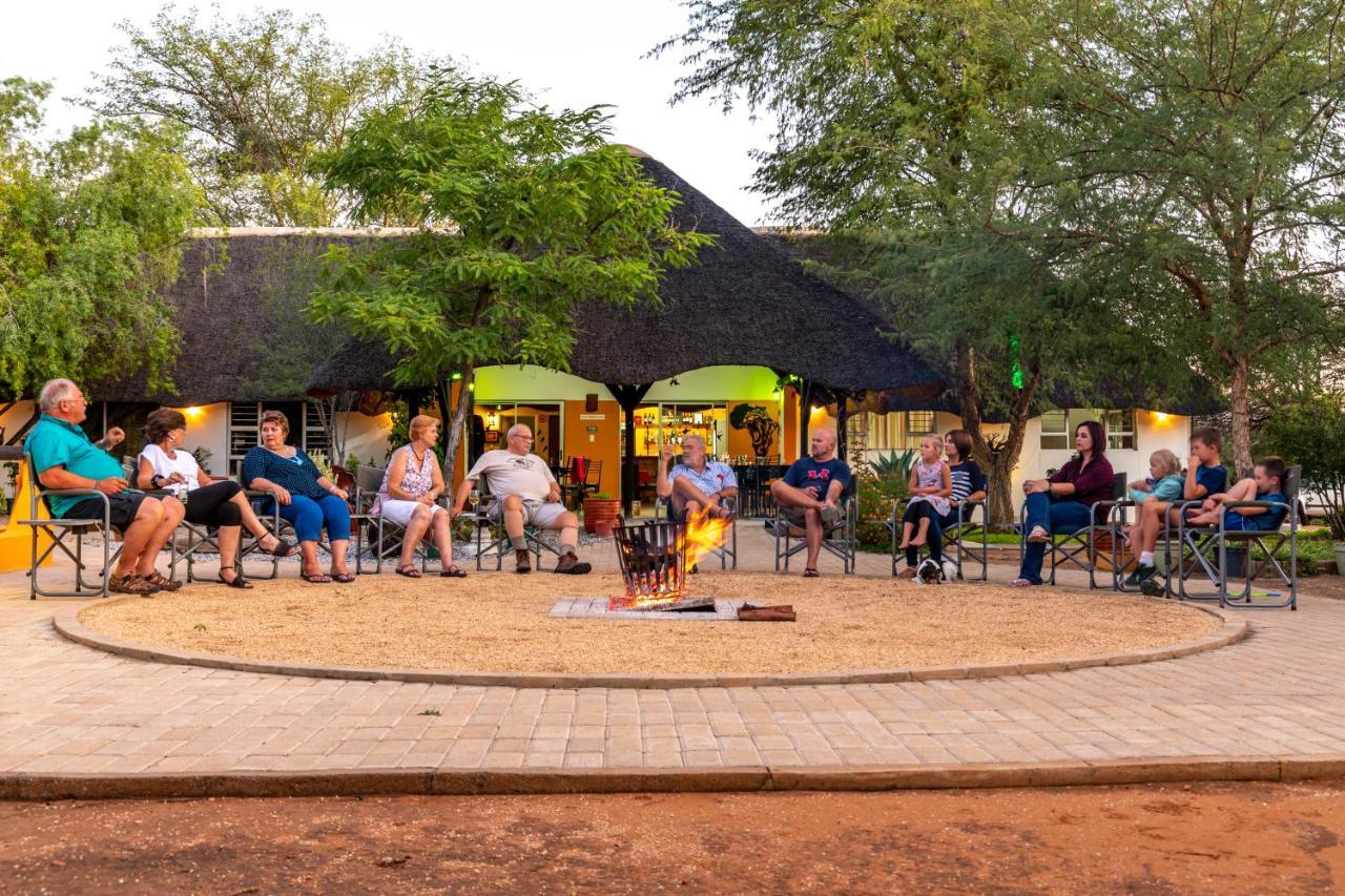 Lion's Den Guesthouse Otjiwarongo Extérieur photo