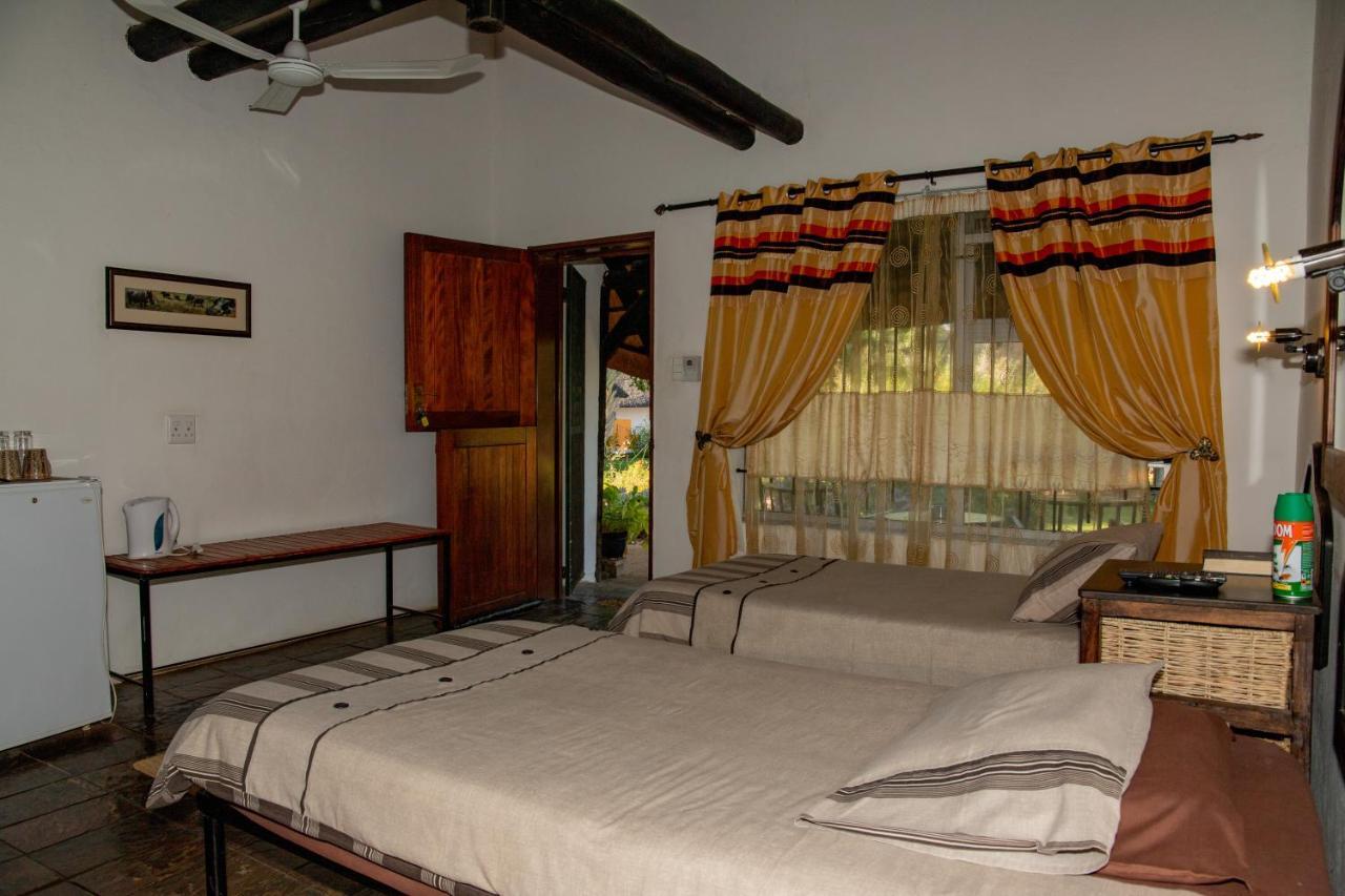 Lion's Den Guesthouse Otjiwarongo Extérieur photo