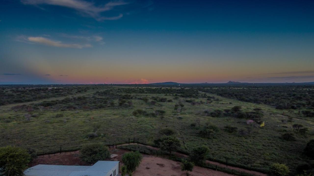 Lion's Den Guesthouse Otjiwarongo Extérieur photo