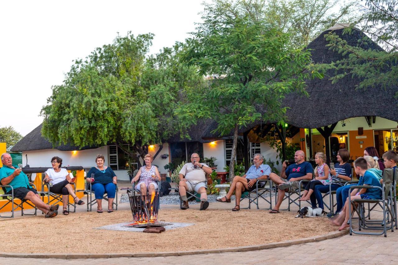 Lion's Den Guesthouse Otjiwarongo Extérieur photo